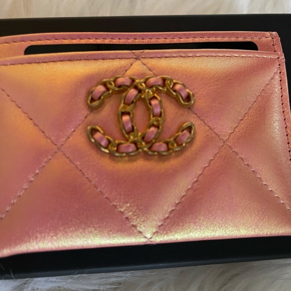 Gorgeous pink card holder . - Picture 2 of 11